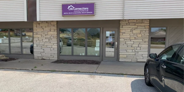 Life Connections Bettendorf